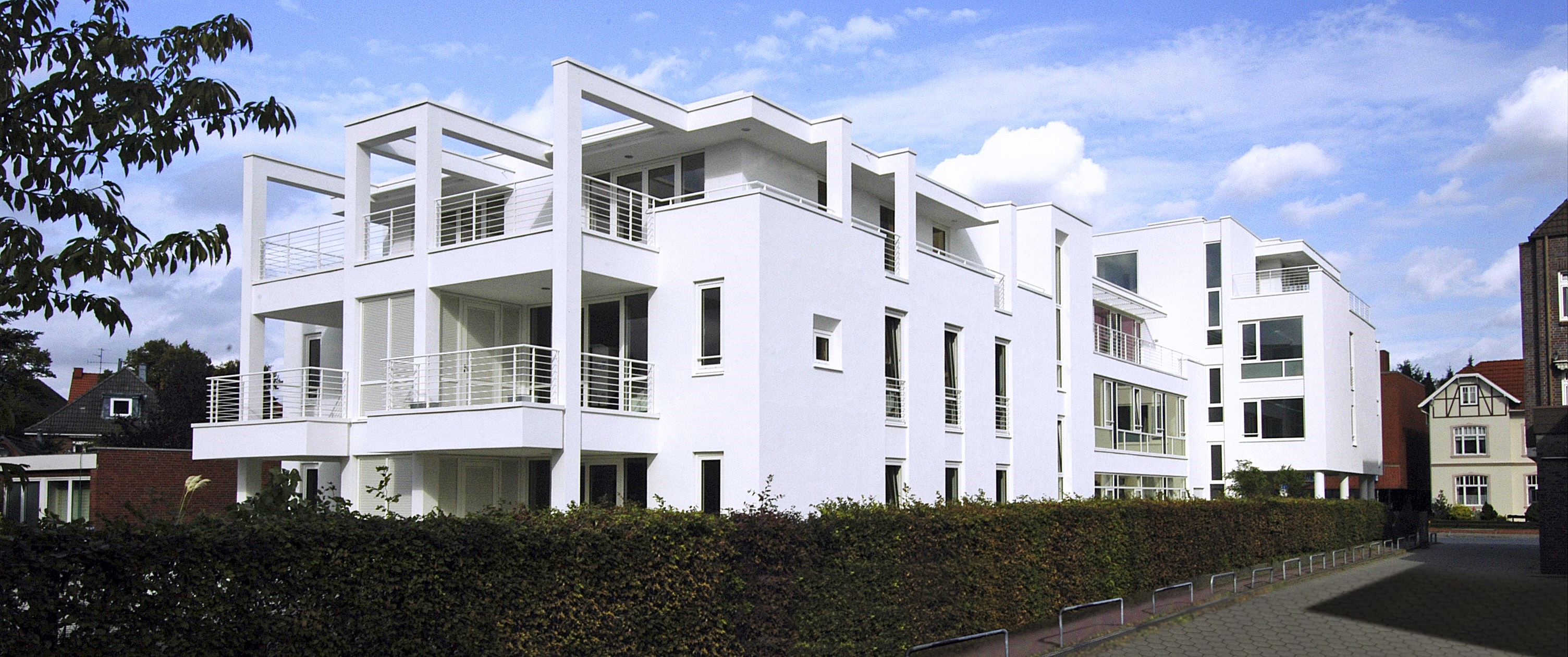 Dreigeschossiges Wohn- und Geschäftshaus in Hamburg-Fuhlsbüttel.